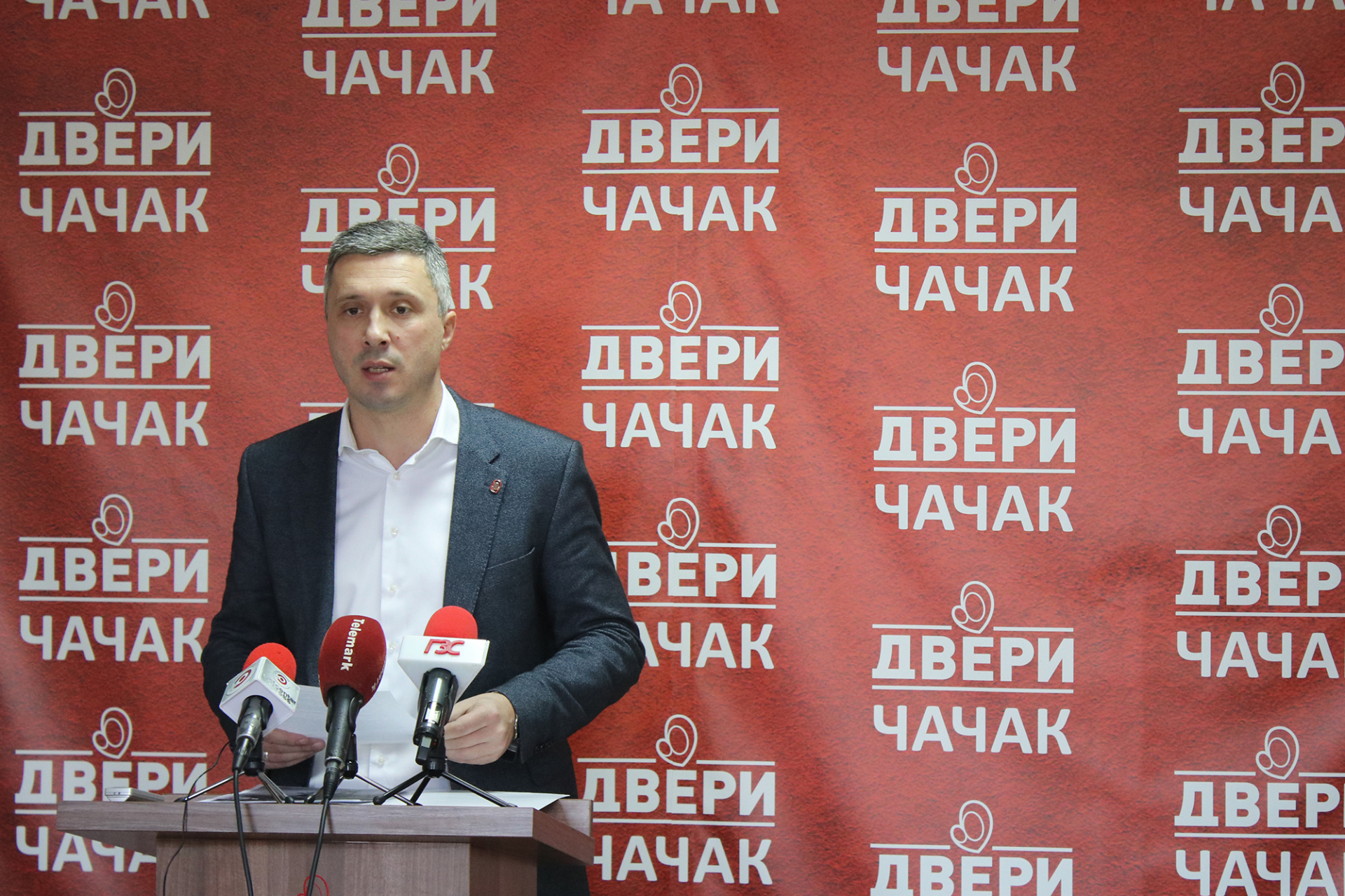 Обрадовић: Протести мирни, власти је у интересу да се изазову инциденти