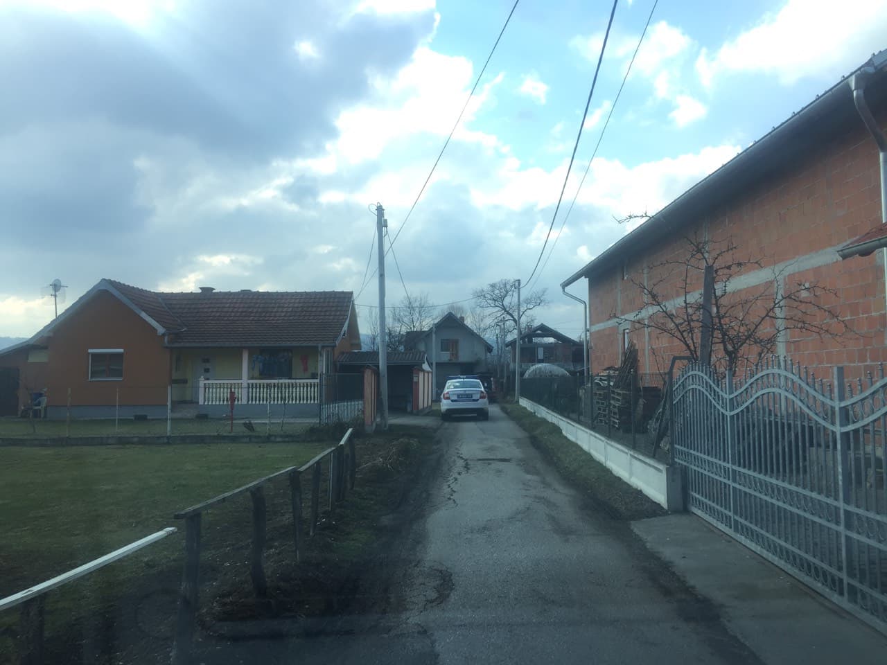 Пожар у Луговима, тешко повређене две особе 