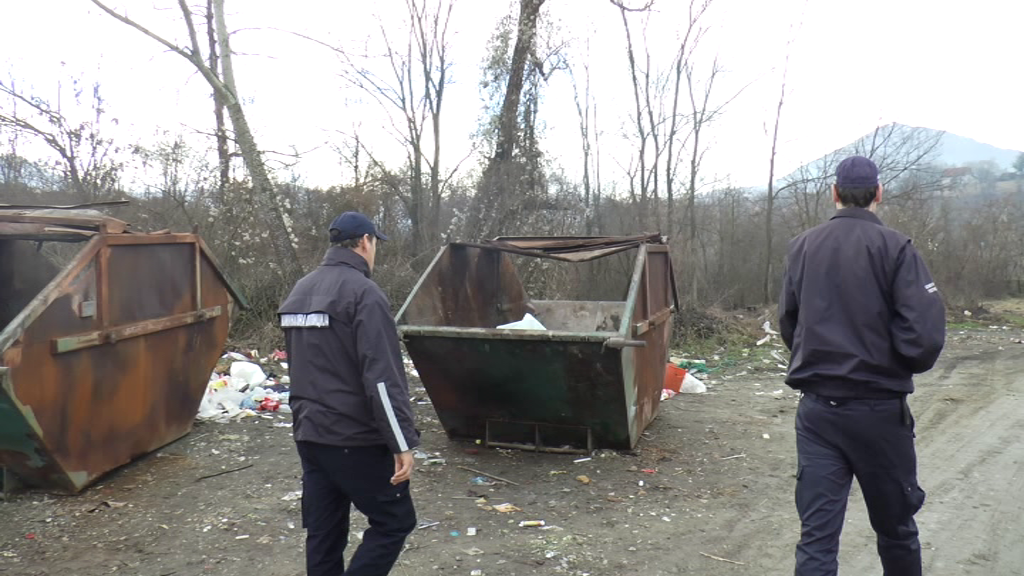 Фото клопкама против дивљих депонија