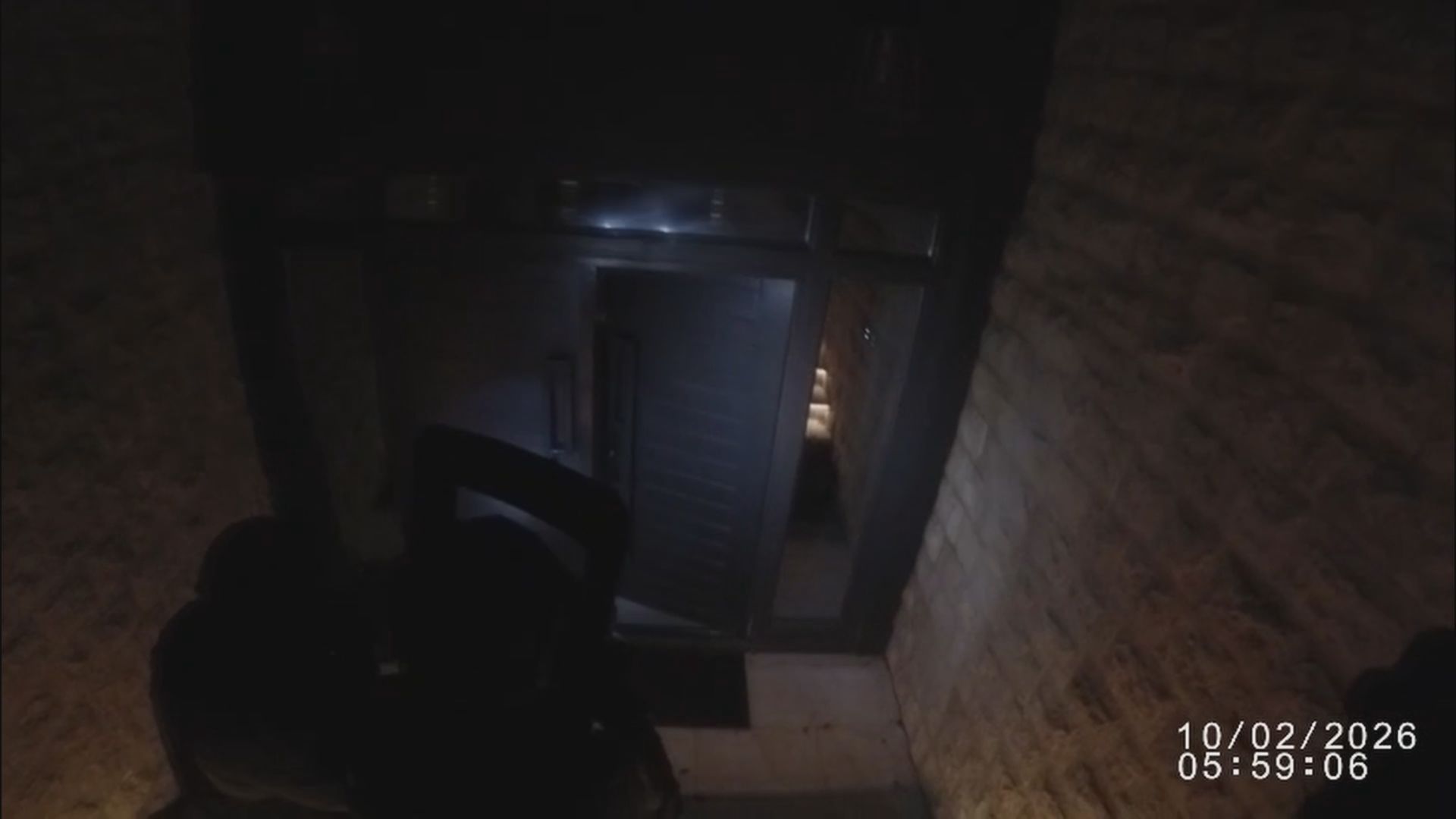 Preko 100 policajaca tragalo za Zvicerom: Filmska akcija policije u Kotoru i Tivtu - u garažama pronađeno vozilo vredno pola miliona eura i 17.000 eura u kešu (FOTO)(VIDEO)