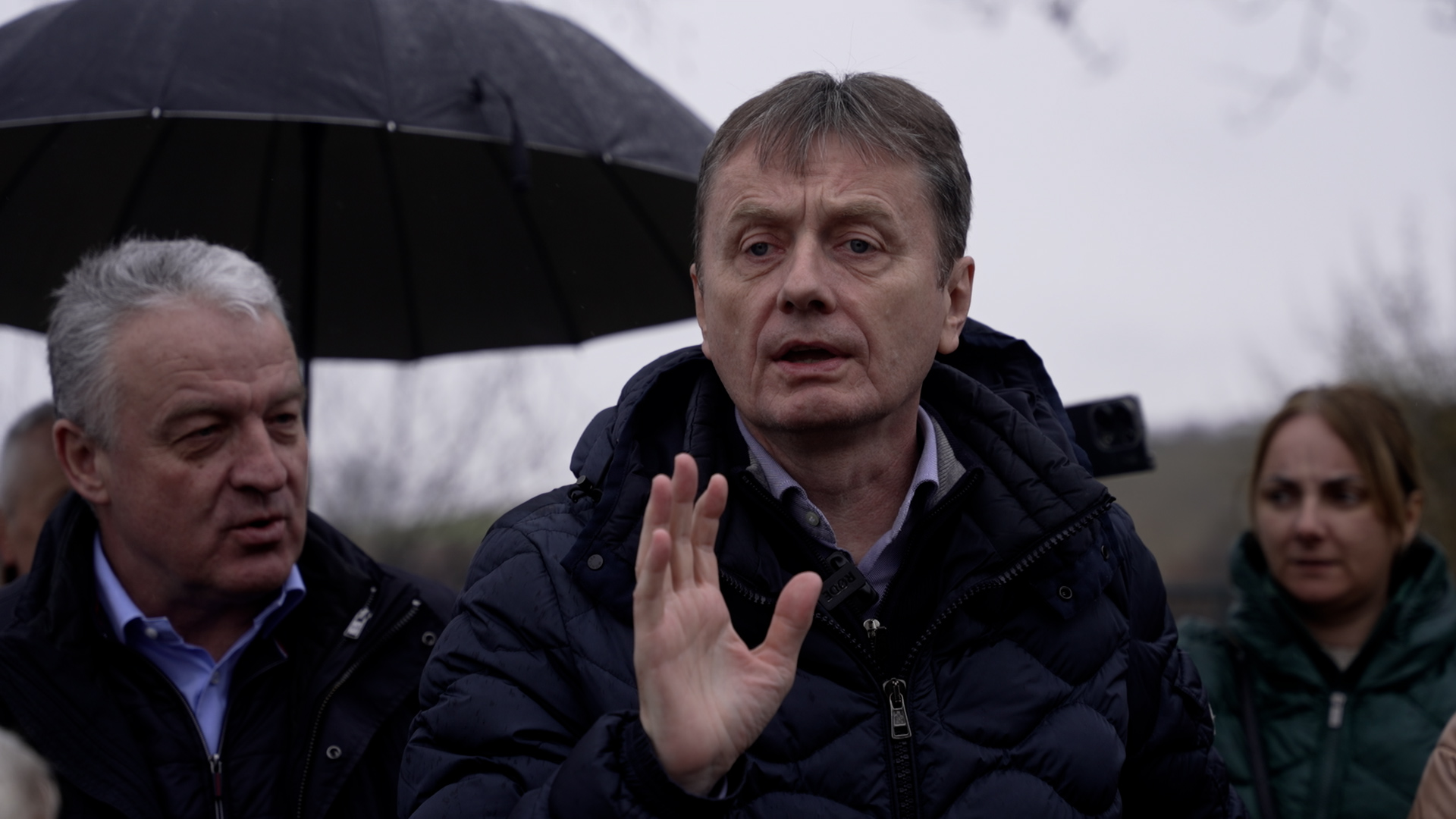 Pokojnike nosimo na rukama kako bi ih sahranili: Konačno se gradi prilazni put u selu Dučalovići, deonica duga oko 2 km ali od velikog značaja (FOTO)(VIDEO)