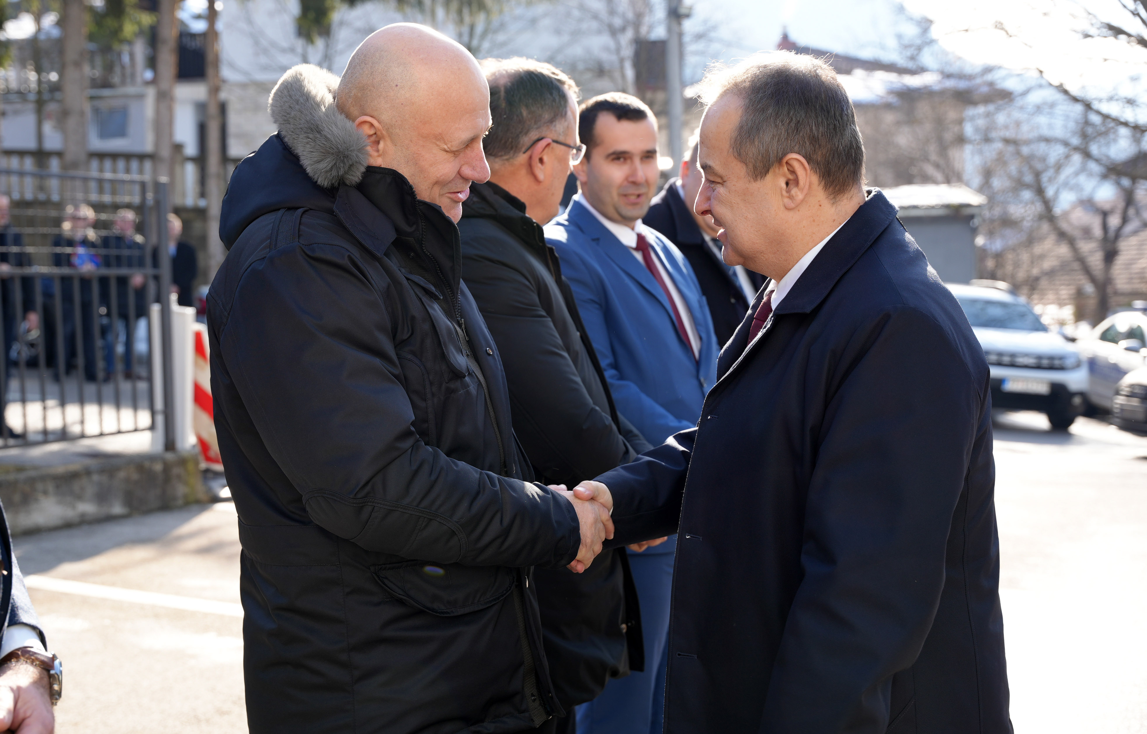 I dalje teško, ali stabilno: Oglasili se lekari sa KBC o zdravstvenom stanju ministra Ivice Dačića 