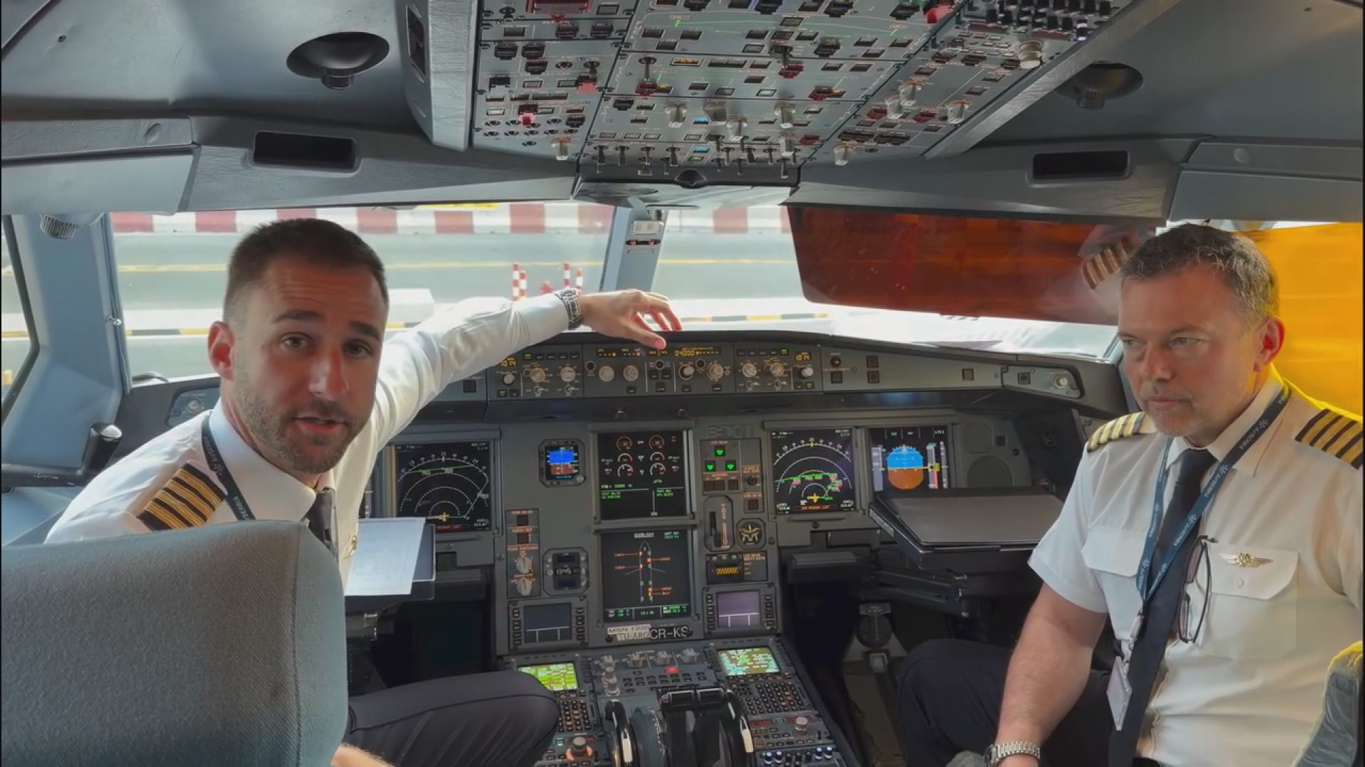 Avion Er Srbije poleteo iz Dubaija: U Beograd vraća 262 putnika i 14 beba koji su ostali zarobljeni zbog sukoba na Bliskom istoku (FOTO)(VIDEO)