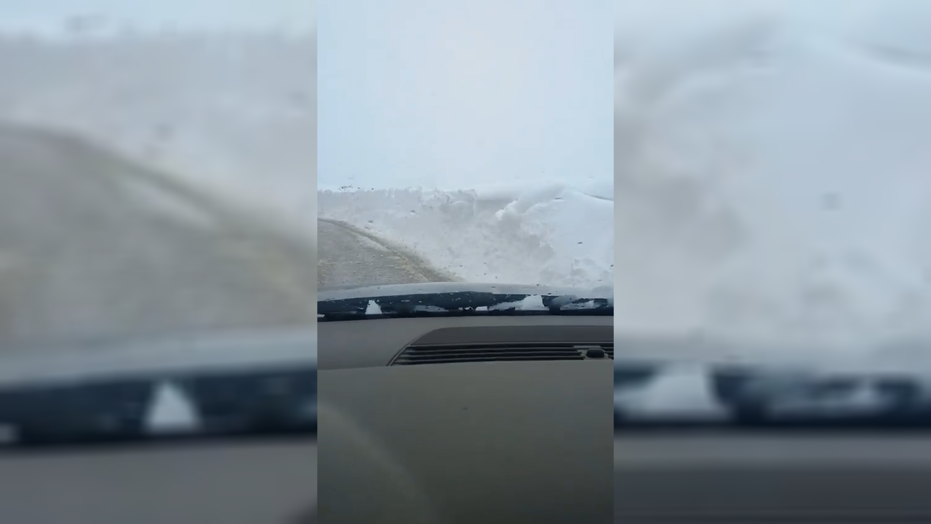 Neverovatne zimske slike iz sela Polom: Snežni nanosi preko jednog metra, meštani se jedva probijaju do svojih kuća (FOTO)(VIDEO)