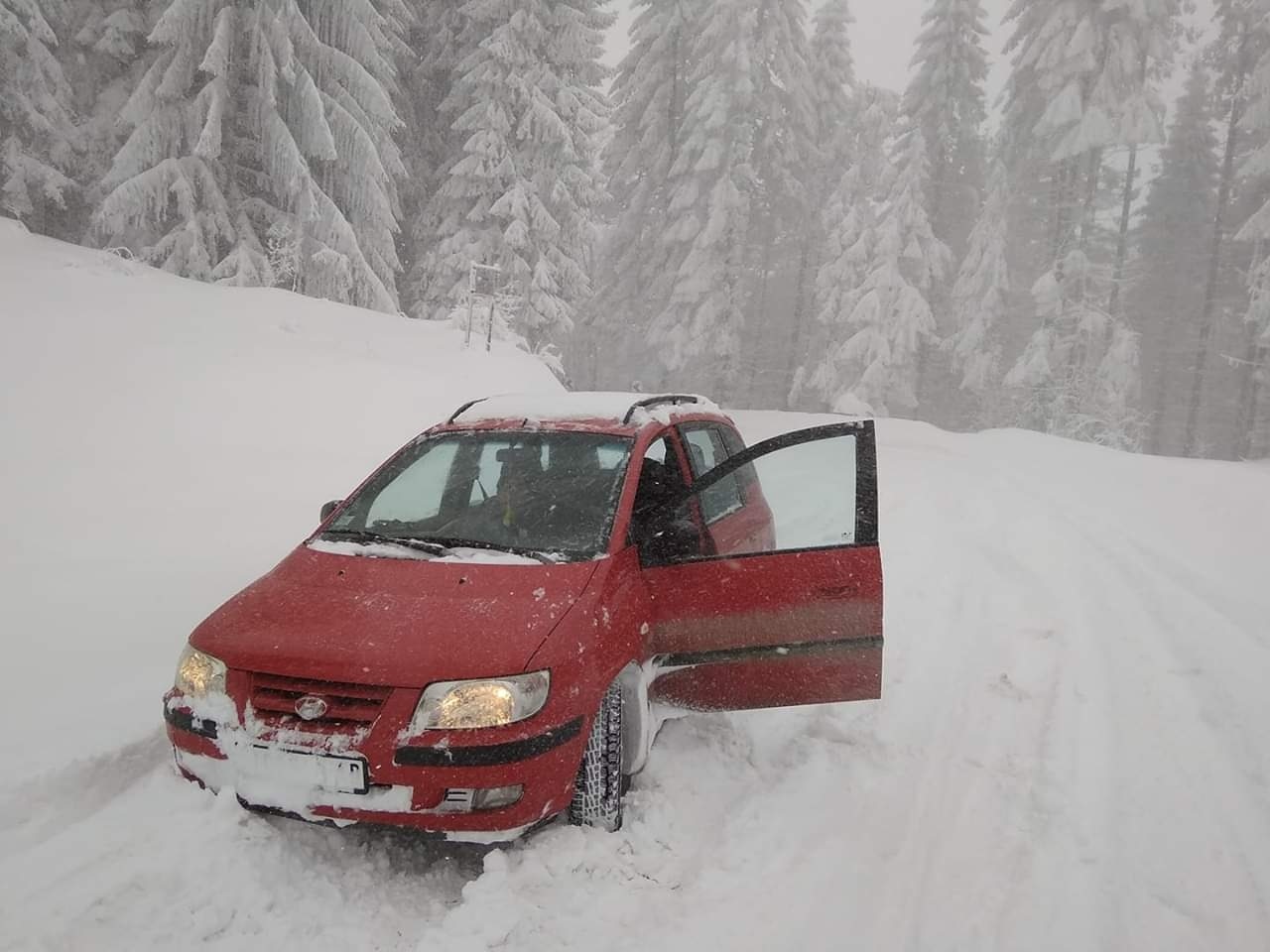 Машинисти чекају Божић на путу