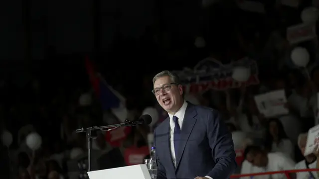 Vučića u Čačku dočekalo na hiljade ljudi / foto: RINA