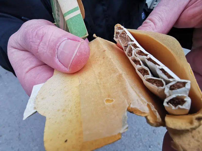 Neverovatna priča iz Požege: Sretenu život spasile dve paklice cigareta - čuvao ih dok je živ uz natpis "uspomena iz Niša" (FOTO)