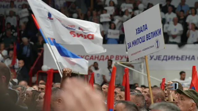 Vučića u Čačku dočekalo na hiljade ljudi / foto: RINA