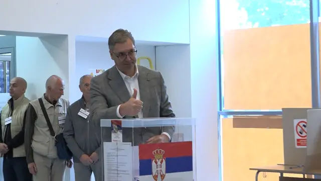Kandidat liste "Ujedinjena Srbija" Aleksandar Vučić glasao u Beogradu/ Foto: RINA