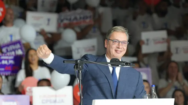Vučića u Čačku dočekalo na hiljade ljudi / foto: RINA