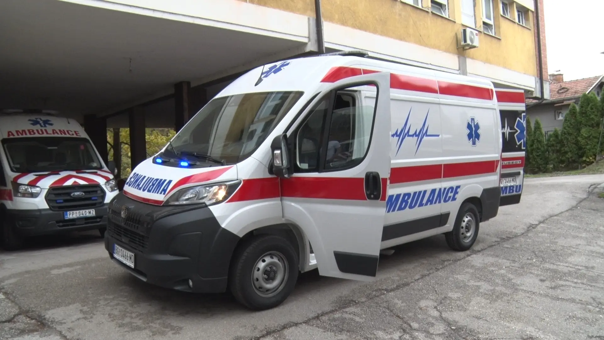 Moćan i sa pogonom na sva četiri točka lako će stizati do najudaljenijih sela: Hitna pomoć u Prijepolju dobila novo potpuno opremljeno sanitetsko vozilo (FOTO)