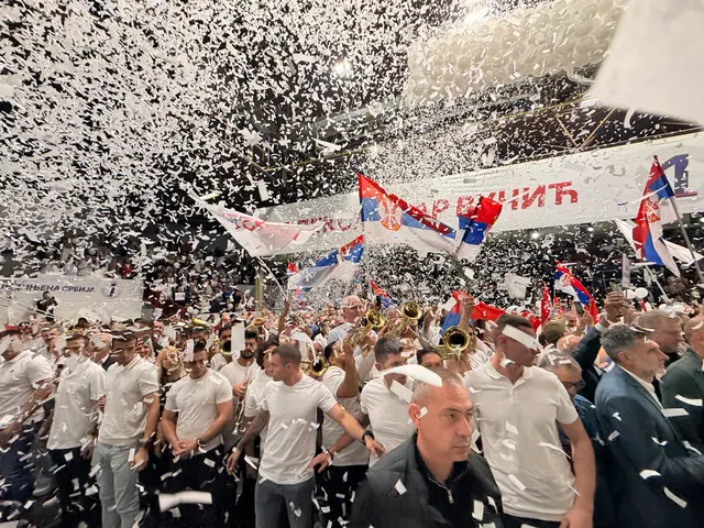 Vučića u Čačku dočekalo na hiljade ljudi / foto: RINA