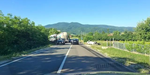 Sudar cisterne i putničkog automobila kod Šatornje/ Foto: RINA