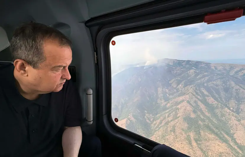 VATROGASCI BIJU BITKU NA TRI FRONTA: Dačić iz helikoptera nadletao Stolove, kod Bujanovca preti i skrivena opasnost (FOTO)(VIDEO)