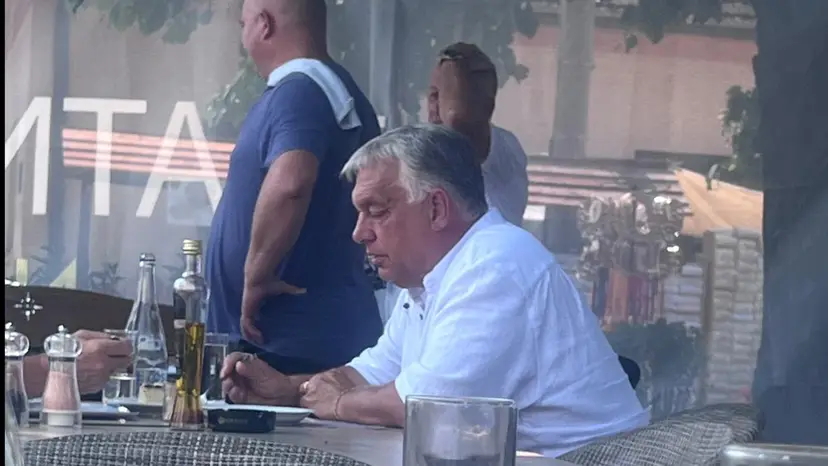 Probao svadbarski kupus i hajdučki ćevap: Orban oduševio u Dragačevu, na Sabor trubača stigao bez pompe i telohranitelja (FOTO)