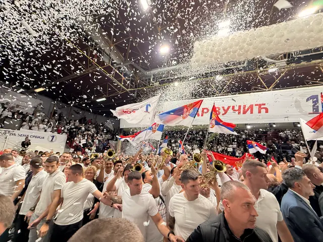 Vučića u Čačku dočekalo na hiljade ljudi / foto: RINA