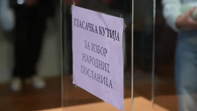 Čačani pohrlili na birališta od rane zore, foto: RINA
