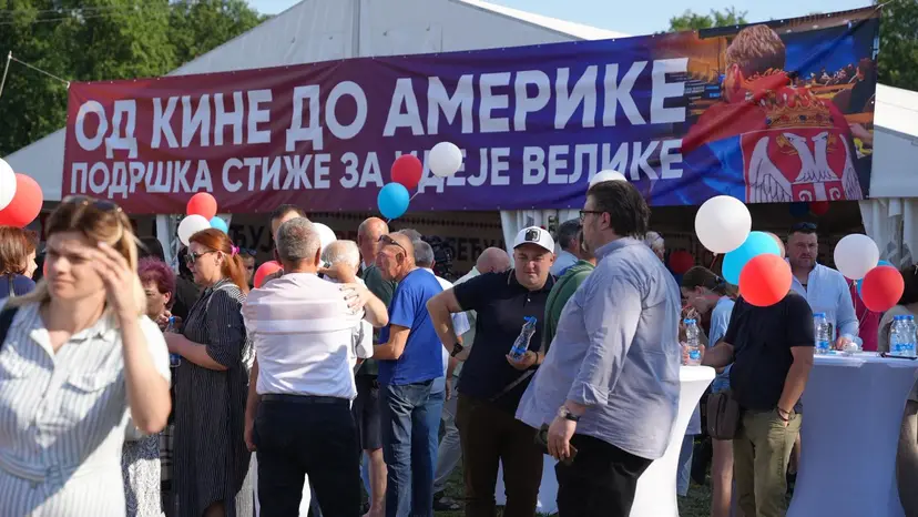 Najveselije selo u Srbiji danas je Prijevor kod Čačka: Sa veličanstvenog skupa poslata poruka snage i zajedništva, građani biraju politiku SNS (FOTO)