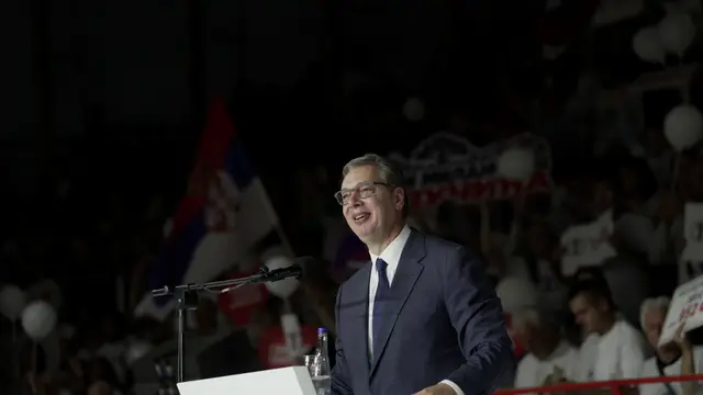 Vučića u Čačku dočekalo na hiljade ljudi / foto: RINA