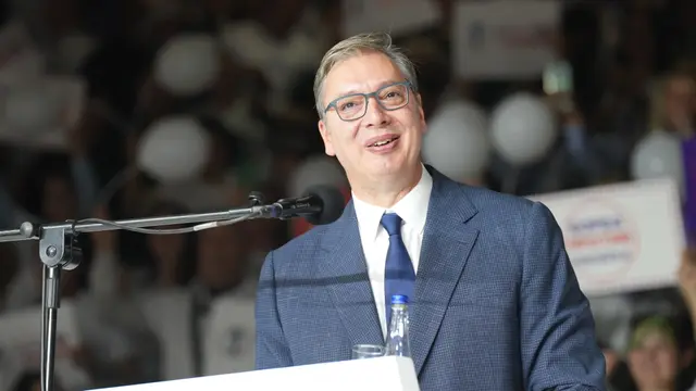 Vučića u Čačku dočekalo na hiljade ljudi / foto: RINA