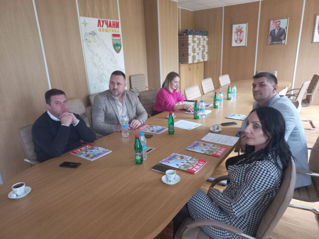 Od sada i mobilna aplikacija za ostvarivanje popusta za porodice sa troje i više dece