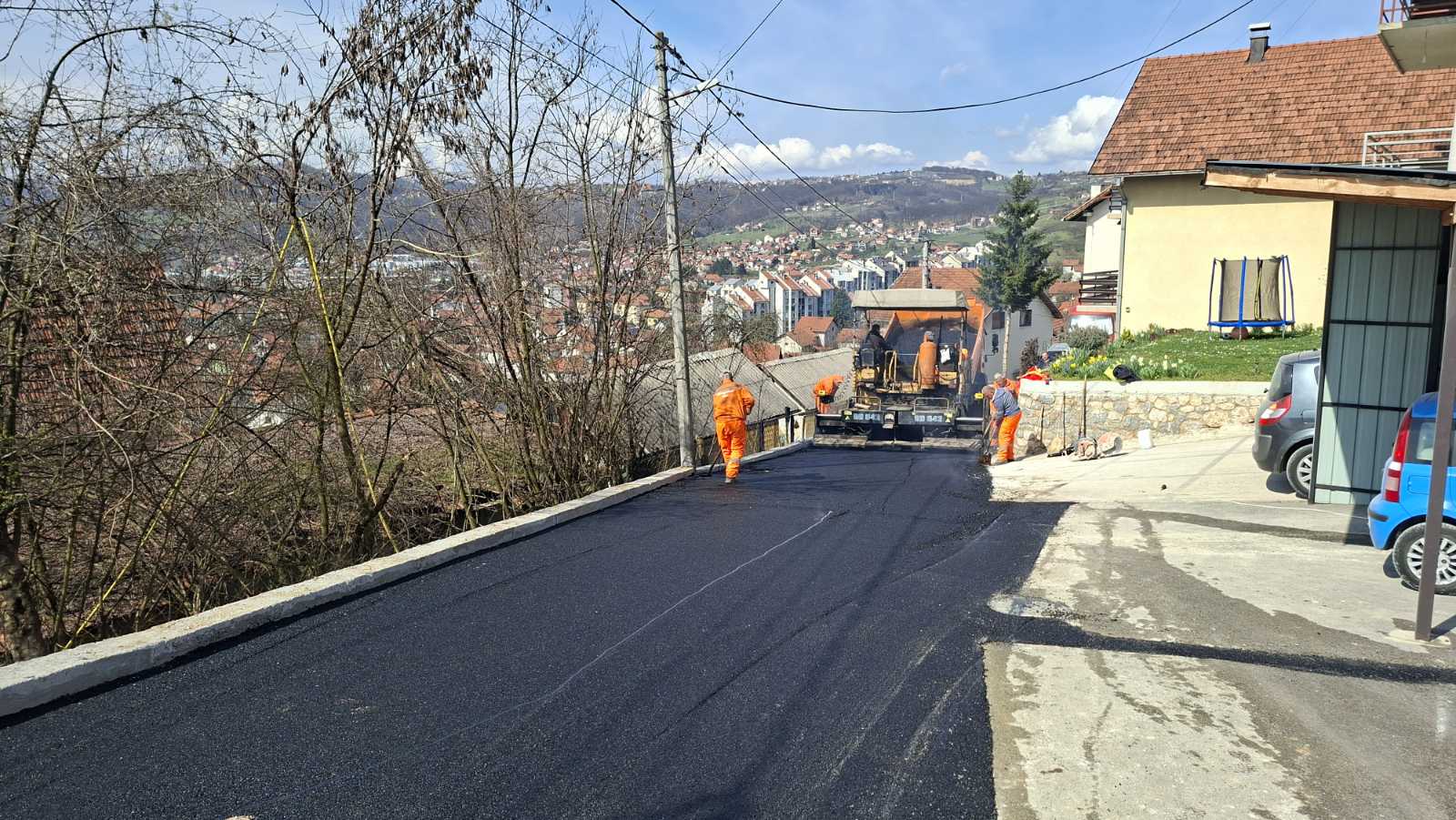 Obećano je ispunjeno: Nakon četiri decenije čekanja zamenjena dotrajala vodovodna mreža u delu Sevojna, postavljen i novi asfalt (FOTO)