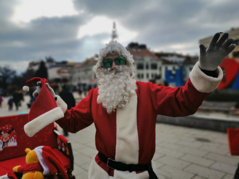 Biće ovo najzanimljivija trka u Srbiji, tate iz Čačka - sad se pokažite: U nedelju na Moravi trče Deda Mrazovi, sva skupljena sredstva daju se Relji za lečenje