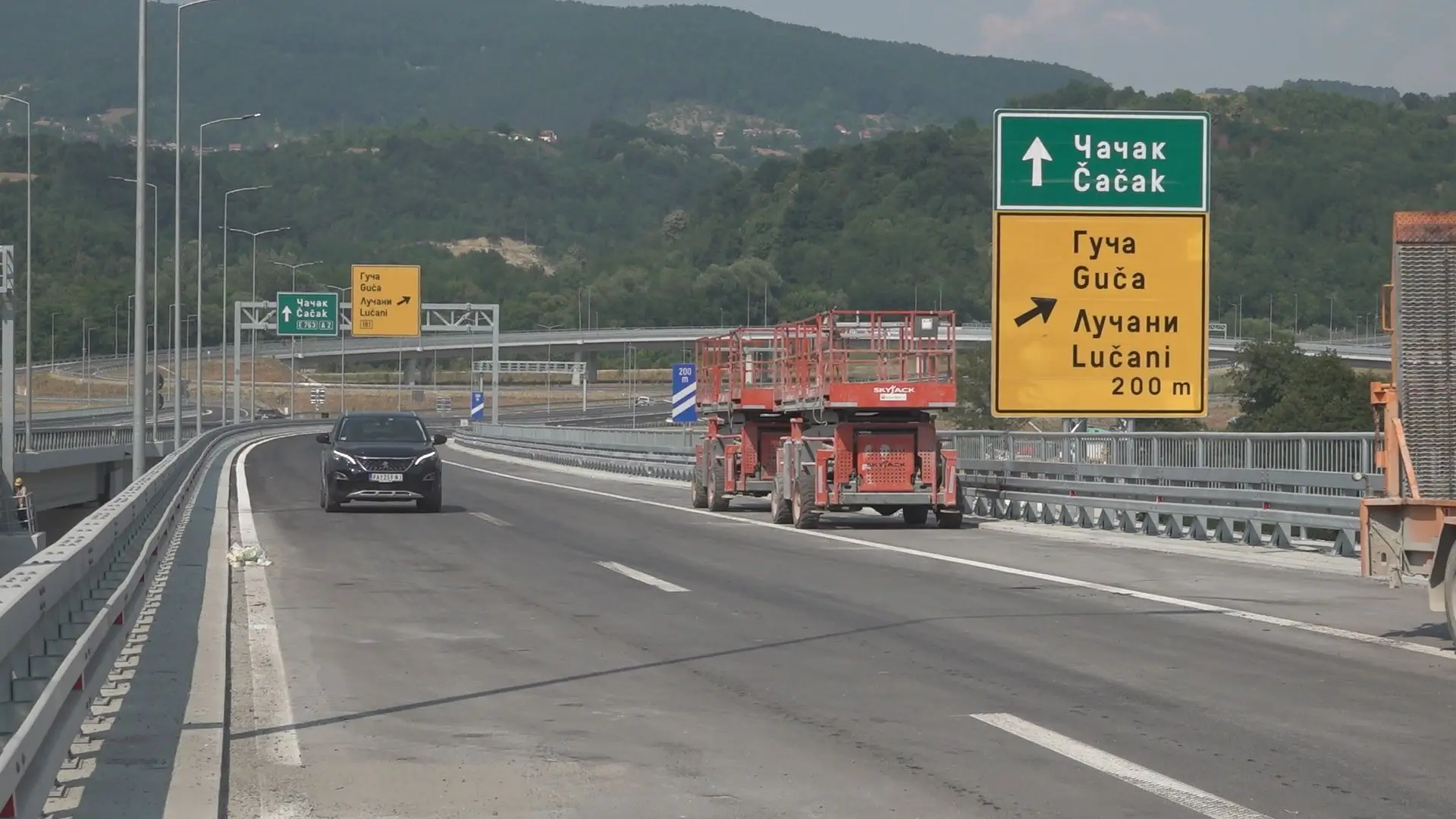 Radovi na ključnim deonicama auto-puteva širom Srbije: Vozače očekuju izmene u režimu saobraćaja, kamioni čekaju i do tri sata na granicama