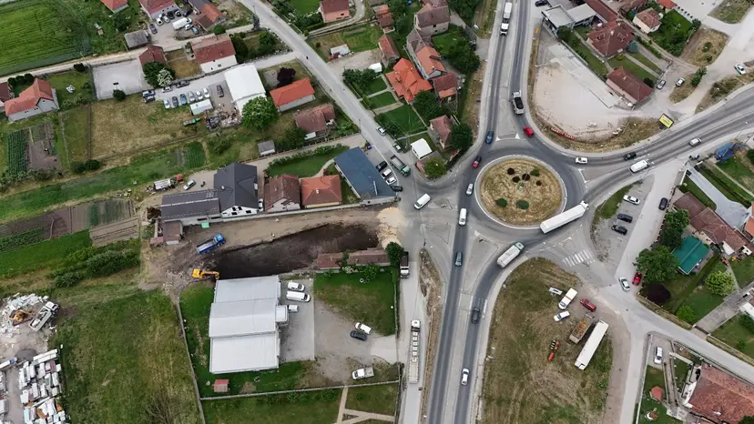 Pojačan oprez na putevima: Radovi kod Preljine i manastira Mileševa menjaju režim saobraćaja, vozači da planiraju put na vreme