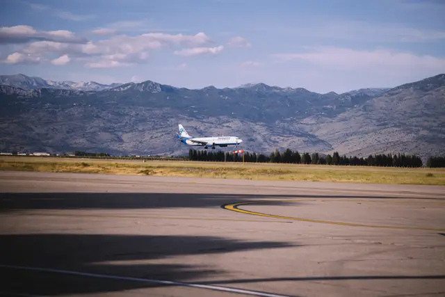 Avion iz Antalije sleteo na aerodrom / foto: Aerodromi Crne Gore