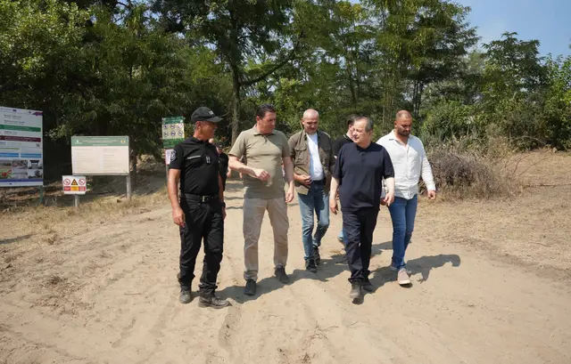 Požar u Deliblatskoj peščari i obilazak Ivice Dačića - Foto: Ministarstvo unutrašnjih poslova Srbije