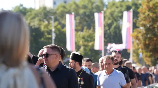 Reke ljudi pristižu danas u Beograd / foto: RINA