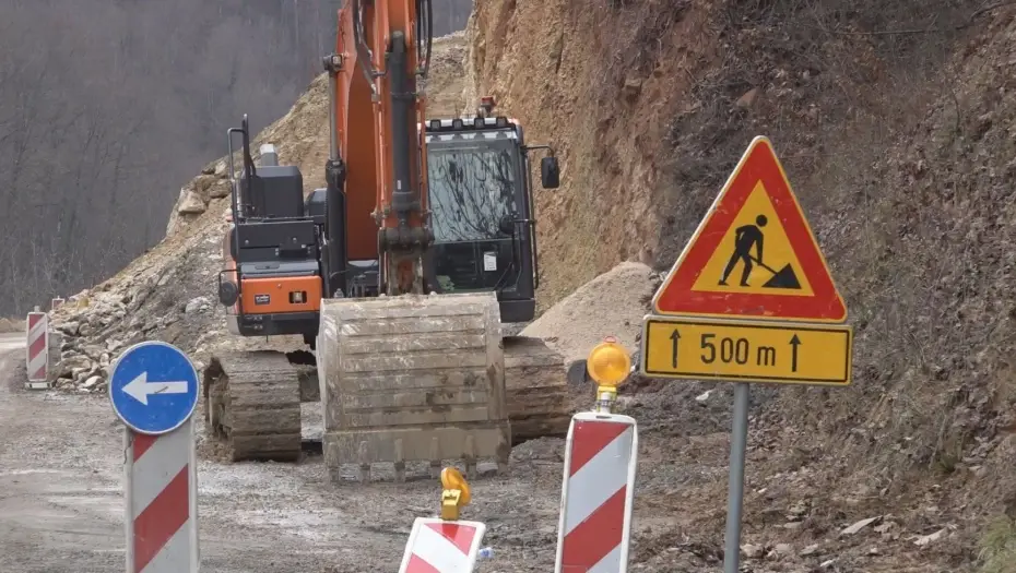 Zbog radova zatvorena petlja Vrčin ka Beogradu, gužve i na granicama: Kamioni na Batrovcima čekaju četiri sata