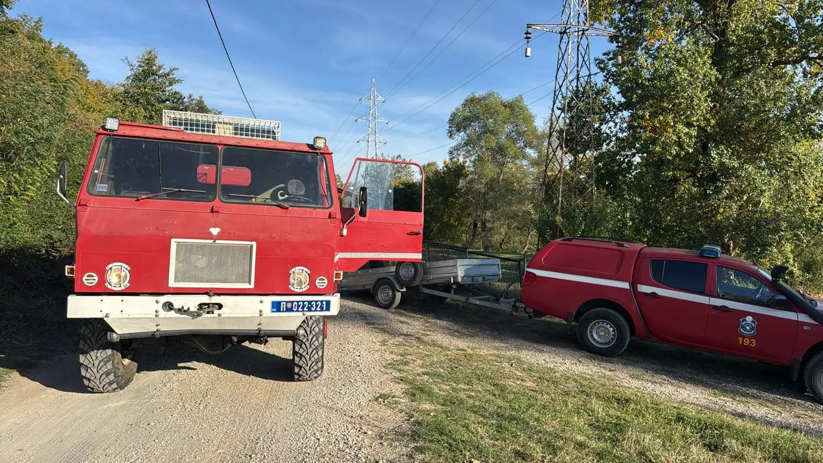Gori šuma kod Čačka: Izbio veliki požar u selu Vidova, širi se oblak gustog dima - na licu mesta tri vatrogasne ekipe (FOTO)