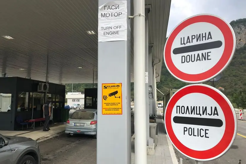 Čačanin prošao pakao tokom povratka sa letovanja: Čekao deset sati na carini, pa morao da se vrati u Makedoniju zbog prekoračenja brzine - uputio hitan apel vozačima