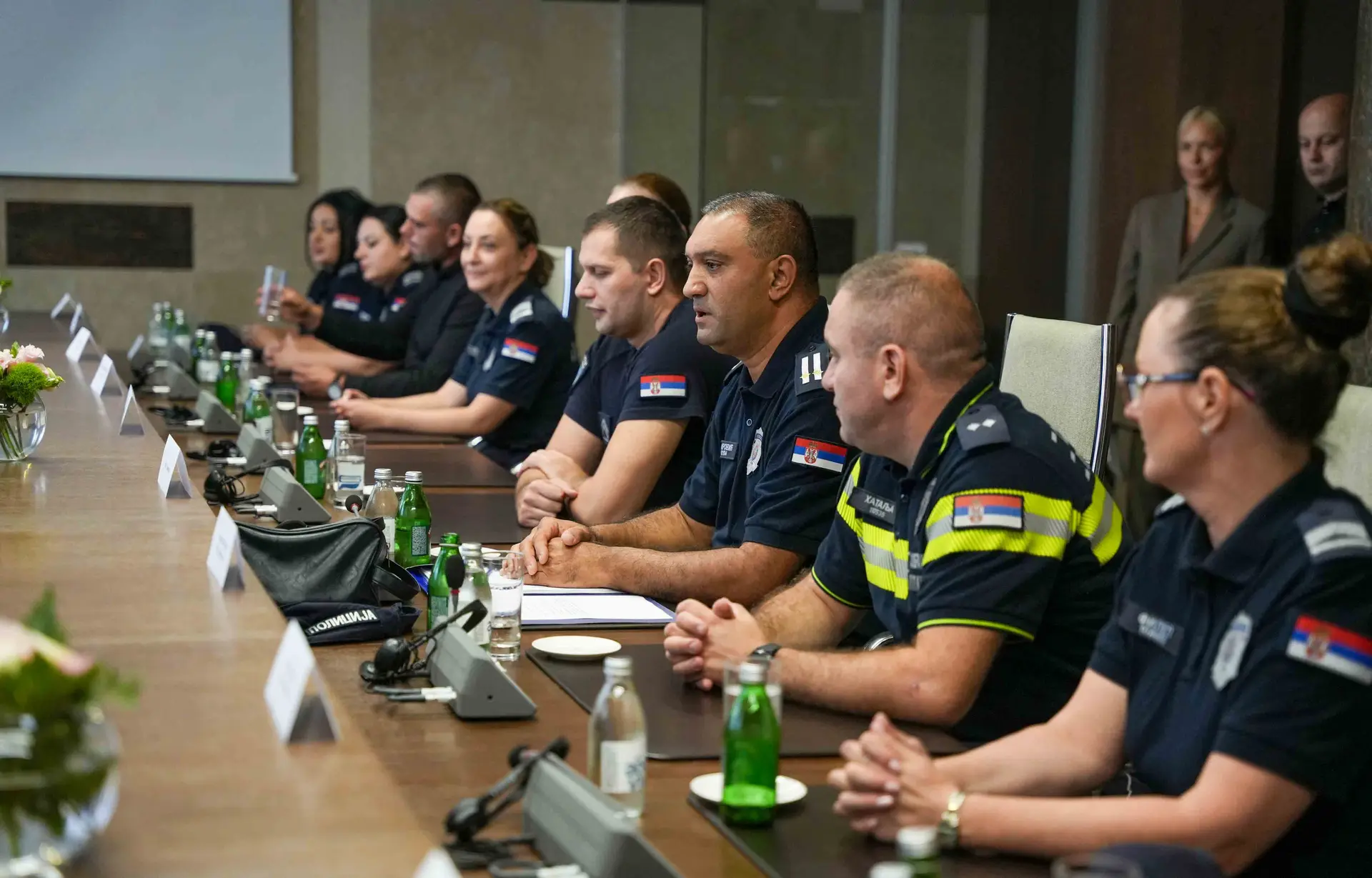 Nacionalne manjine dobijaju veću šansu za napredovanje u policiji: Vasiljević najavio nastavak otvorenog dijaloga (FOTO)