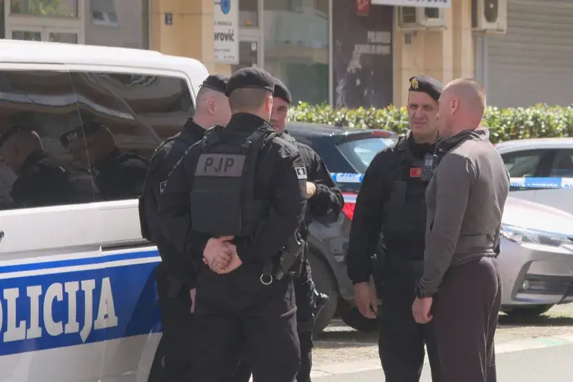 FILMSKA PLJAČKA U BUDVI: Maskirani razbojnici upali u market i odneli 320.000 evra!