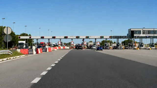Naplatna rampa Stara Pazova/ Foto: RINA
