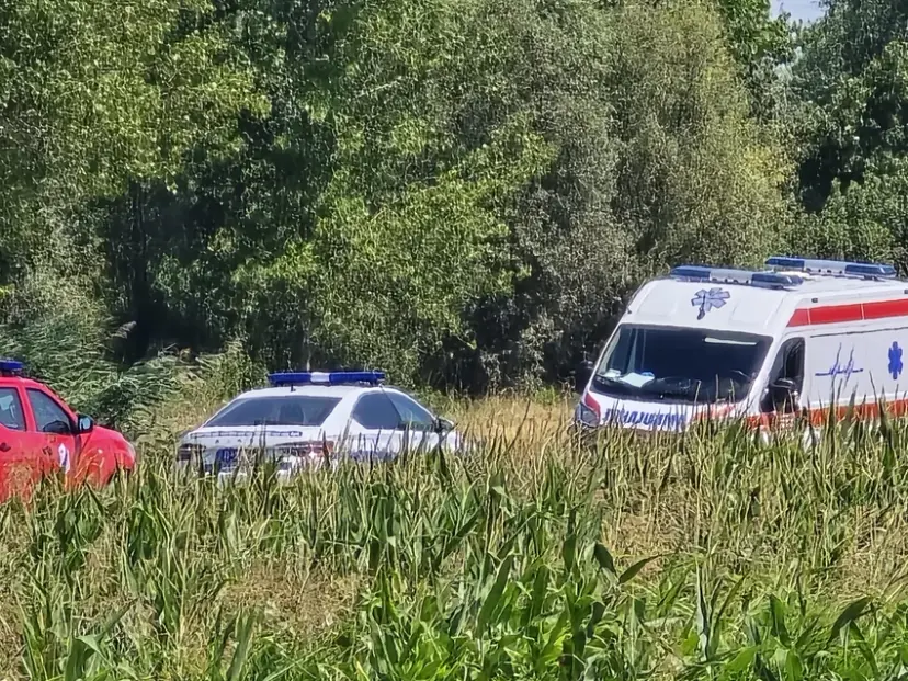 Troje poginulo u nesreći u Novom Sadu, automobil završio u kanalu