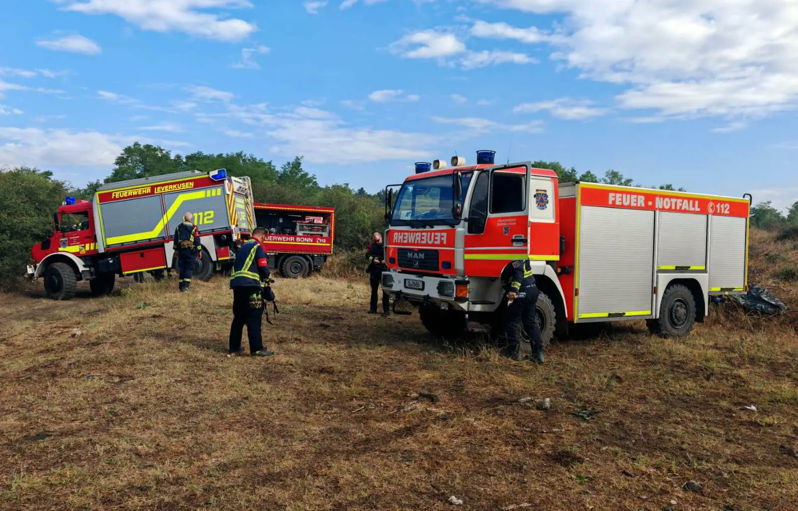 Vatra ne posustaje u Deliblatskoj peščari, 125 stranih spasilaca čuva naselja: Nemci odali priznanje srpskim vatrogascima – uradili su izvanredan posao (FOTO)