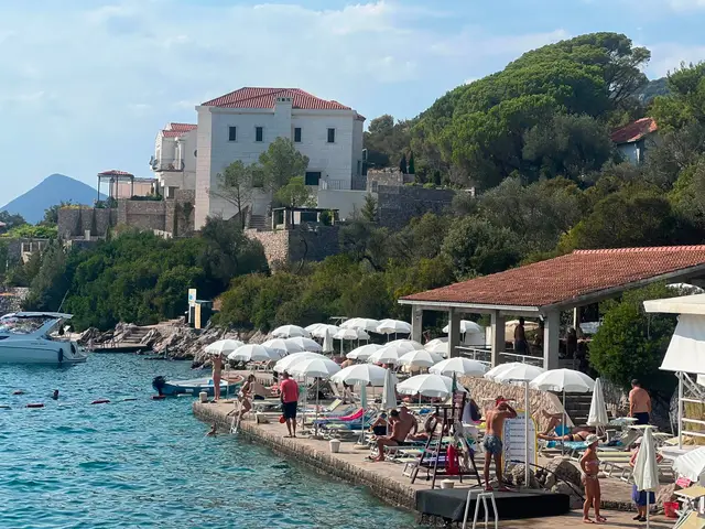 Srbi obožavaju plažu Mirište kod Herceg Novog, foto: RINA