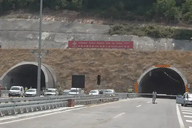 Vozači, ako ujutru krećete ka tunelu Munjino Brdo ovo morate znati: Menja se režim saobraćaja - budite oprezni