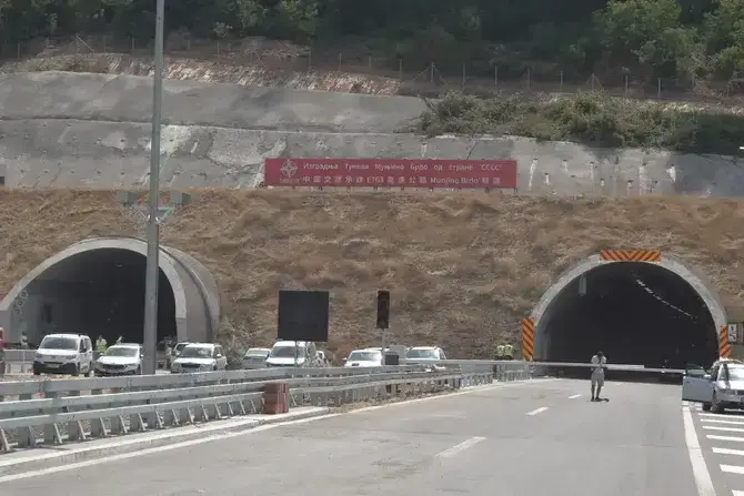 Vozači, ako ujutru krećete ka tunelu Munjino Brdo ovo morate znati: Menja se režim saobraćaja - budite oprezni