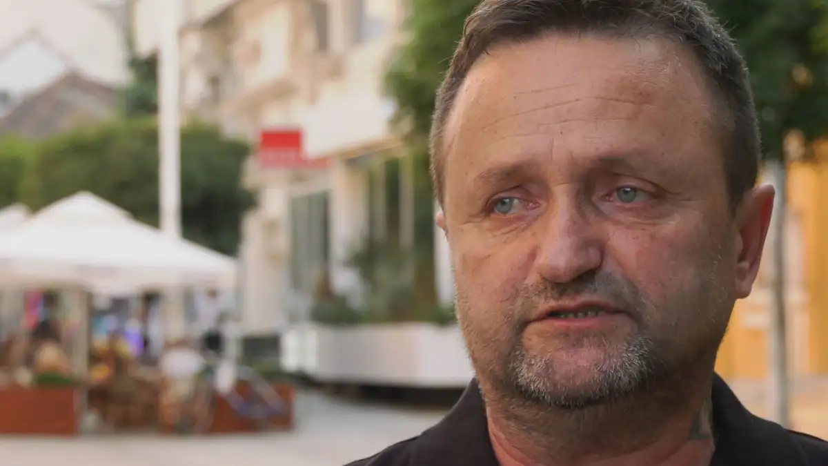Srce mu kuca na desnoj strani, slepo crevo "potkoči" sa leve: Dragutin iz Loznice je svetski medicinski fenomen i čudo od čoveka, o njemu pričao čitav region - jedan je u milion (FOTO)