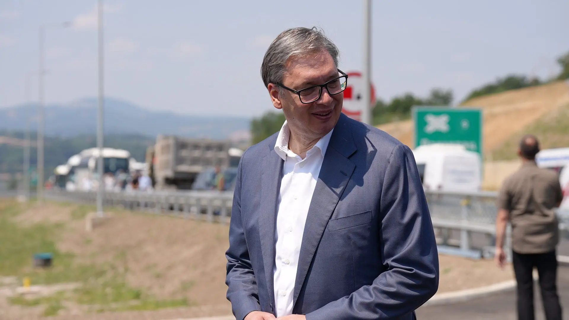 Veće plate i penzije, jeftiniji i novi lekovi: Vučić otkrio sve detalje paketa mera za građane Srbije