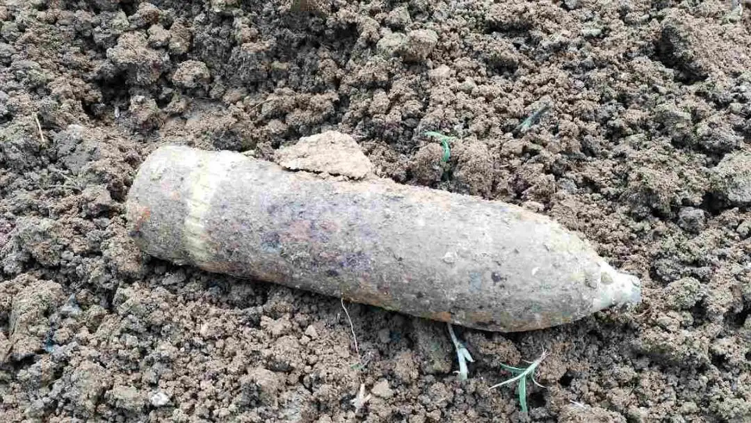 Četiri bombe, projektili i deo raktenog ručnog bacača: Gomila zaostalog oružja pronađena u Šumadiji - danas se uništava