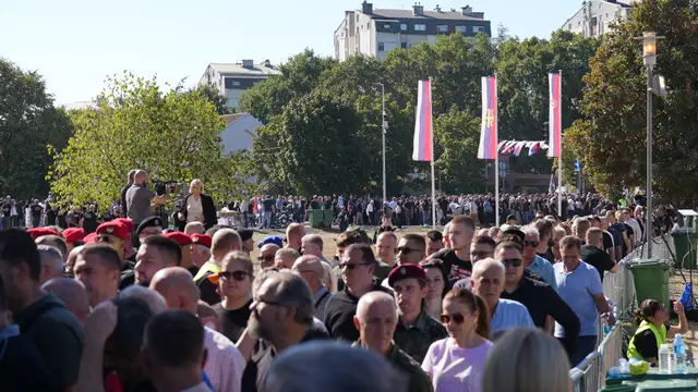 Reke ljudi pristižu danas u Beograd / foto: RINA