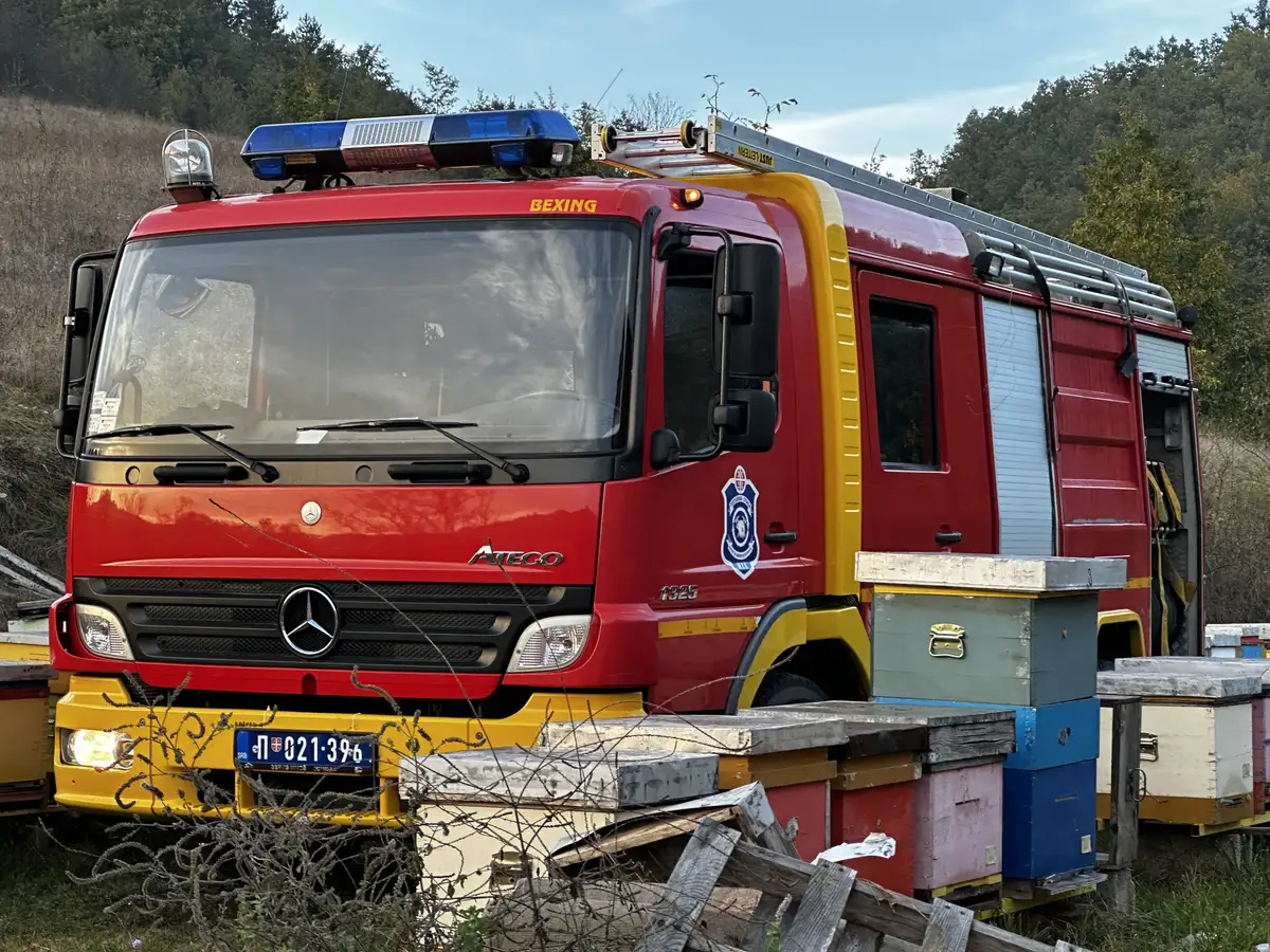 Lokalizovan požar u selu Vidova kod Čačka: Odbranjene kuće i odmaralište - veliko bravo za hrabre vatrogasce