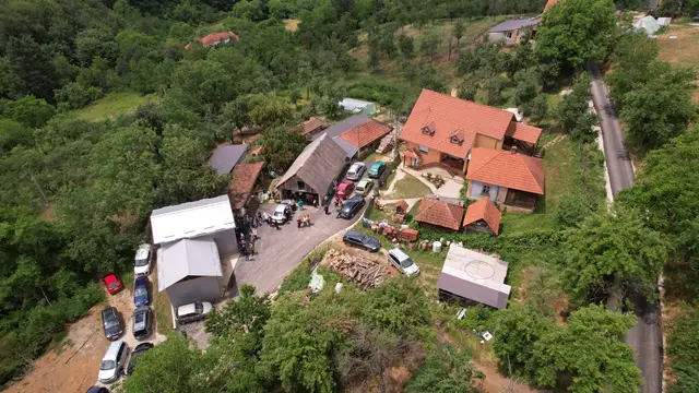 Glišić u poseti porodici Gerzić u Viči Foto RINA