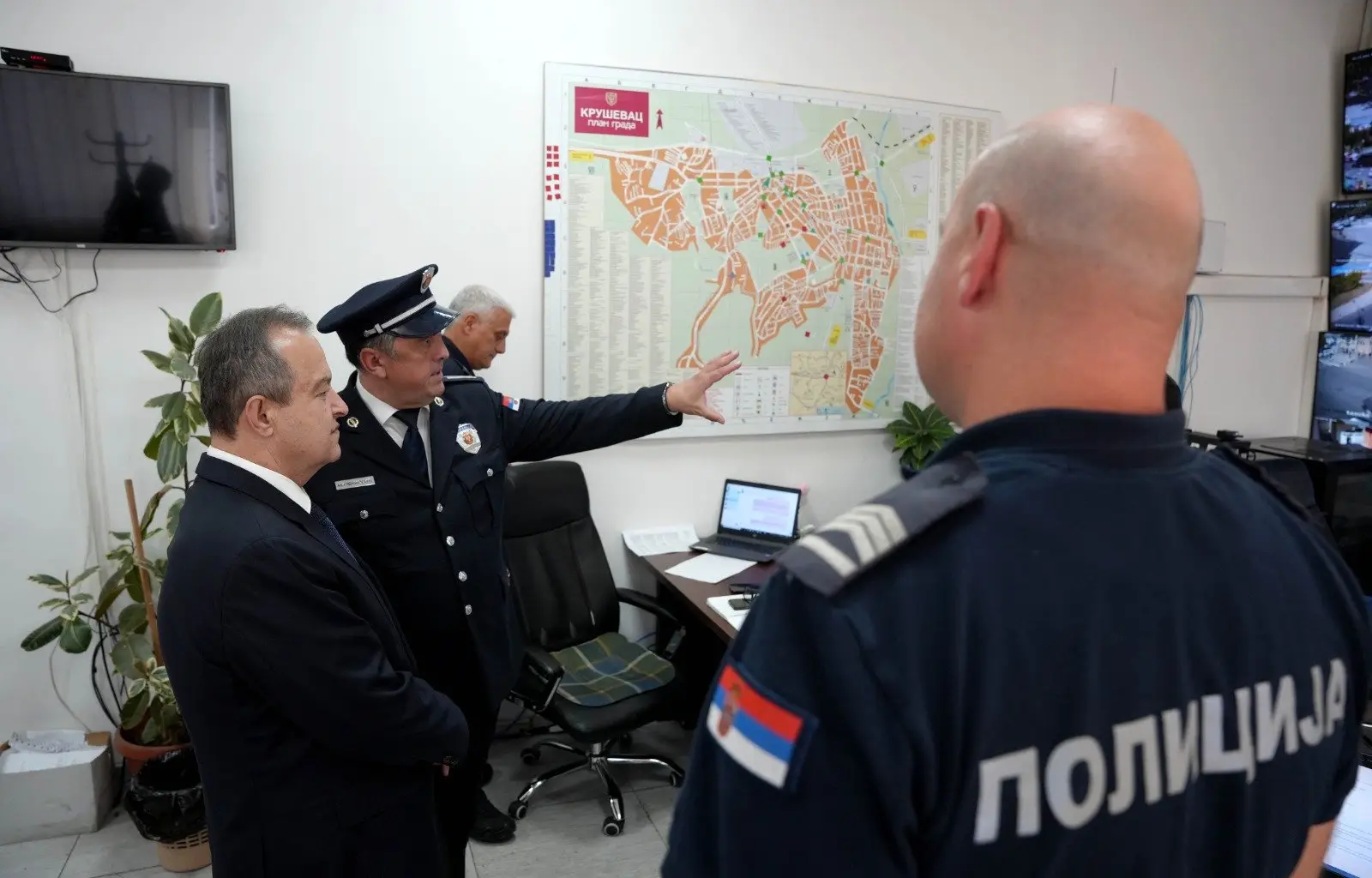 Dačić iz Kruševca uputio važan poziv građanima: Otvoren konkurs za buduće policajce, država jača kapacitete MUP-a (FOTO)(VIDEO)